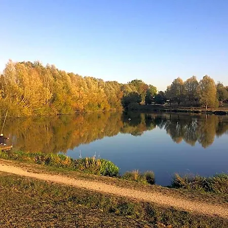 Au Levrier De 3* Chessy