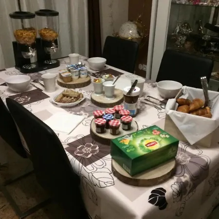 Au Levrier De 3* שסי